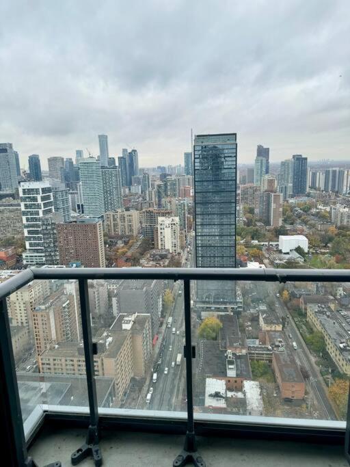 Elegant Condo Near Eaton Centre Mall Toronto Buitenkant foto
